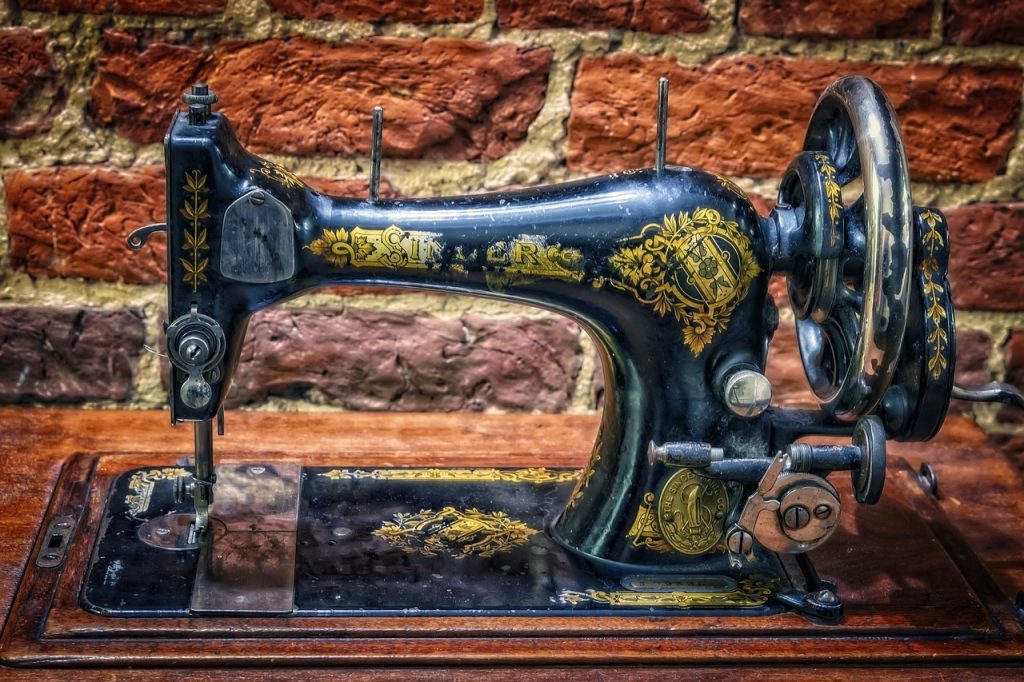 mechanical sewing machine